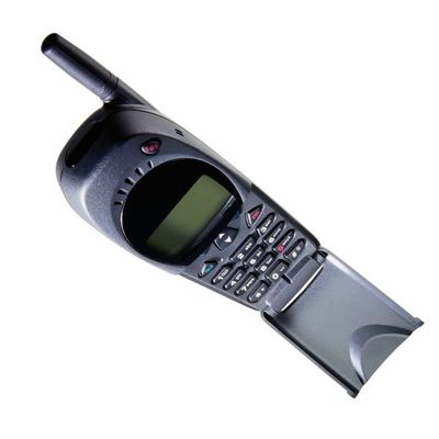 藍(lán)屏?xí)r光 老式手機(jī)的通訊記憶與未來科技的對話